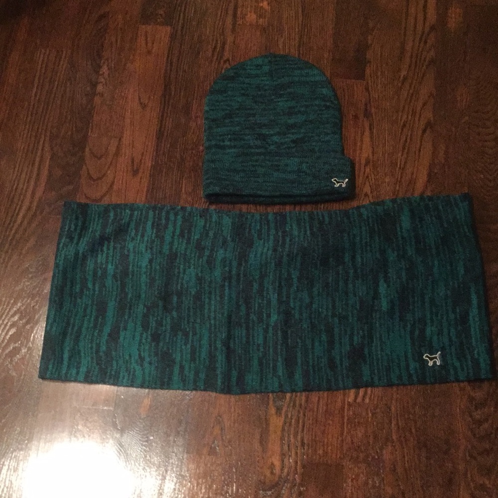 Victoria secret Pink Infiniti hat and scarf set